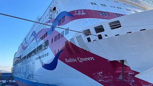 Baltic Queen in drydock in freezing conditions - Ship & Offshore