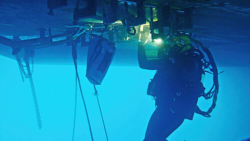 Hydrex installs underwater doubler plate on damaged RoRo hull in Sohar ...
